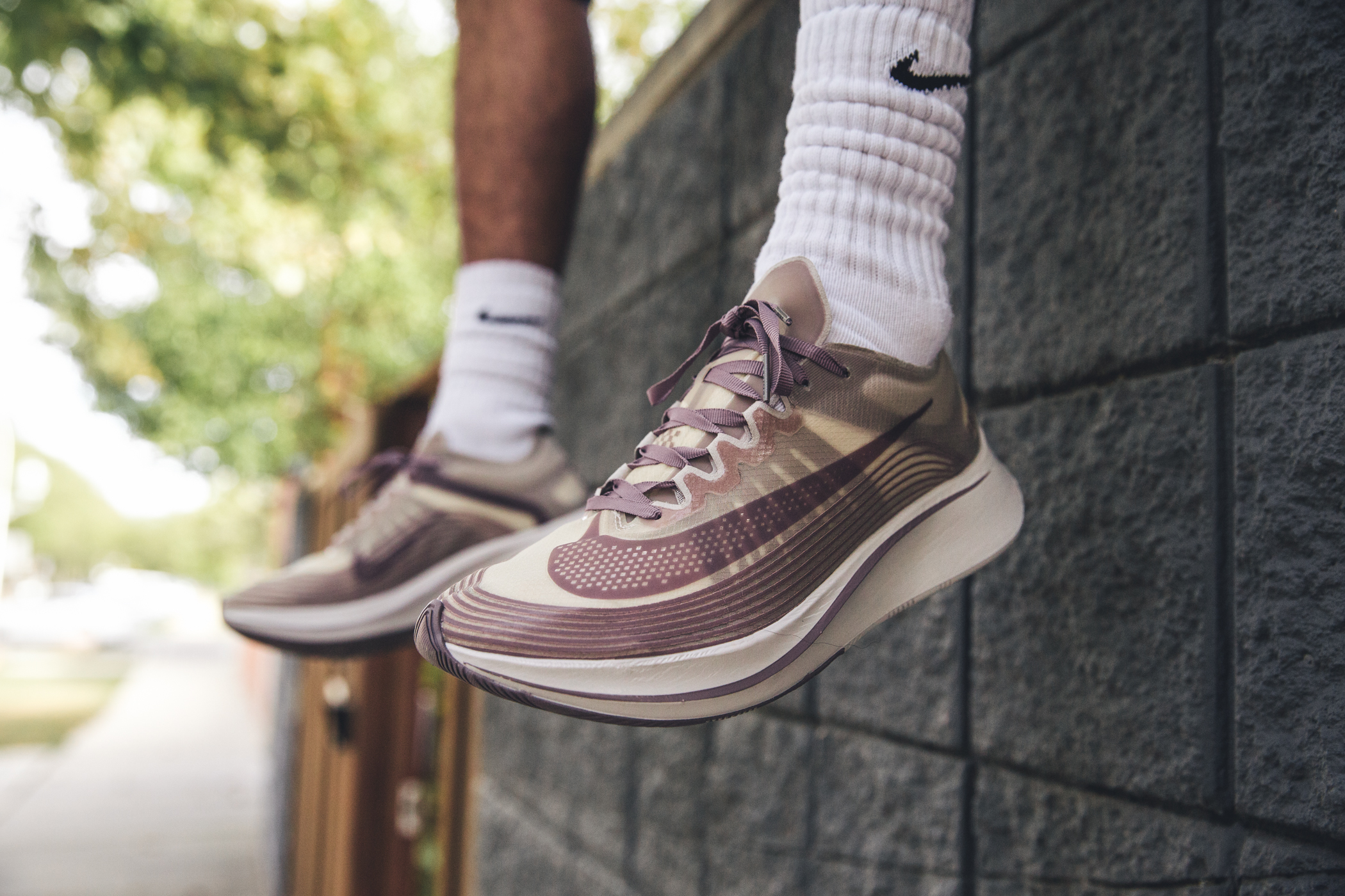 Clan Extremistas Mathis Run The Town In The NikeLab Zoom Fly SP "Chicago" — CNK Daily (ChicksNKicks)