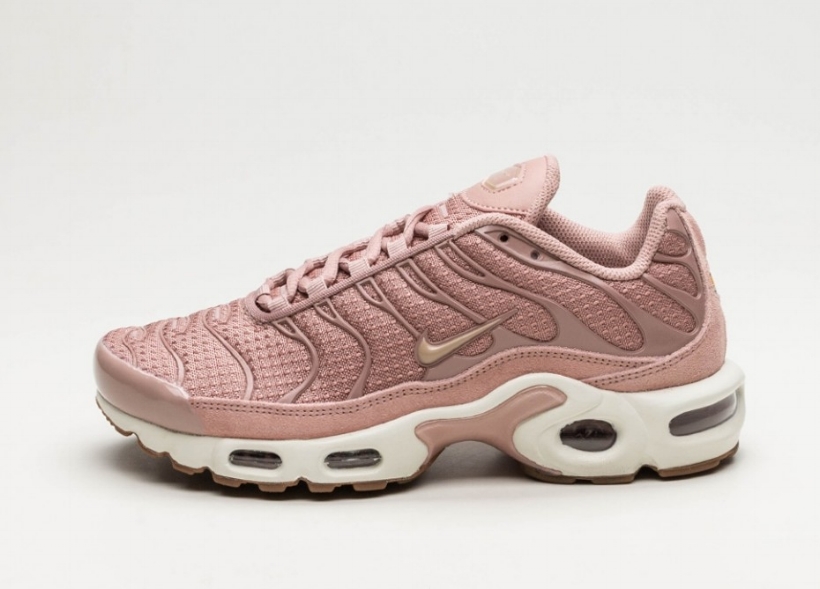 This Nike Air Max Plus TN is Draped in 