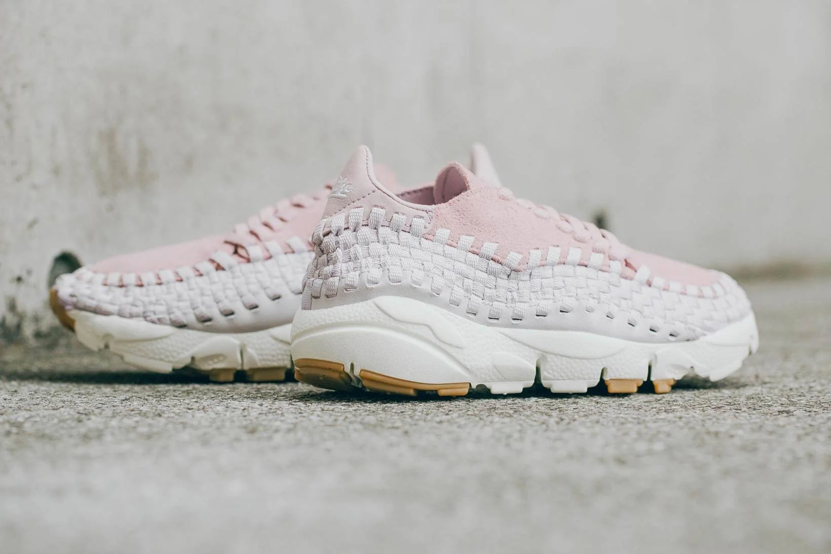 Cop or Can: Nike Air Footscape Woven In "Particle Rose"