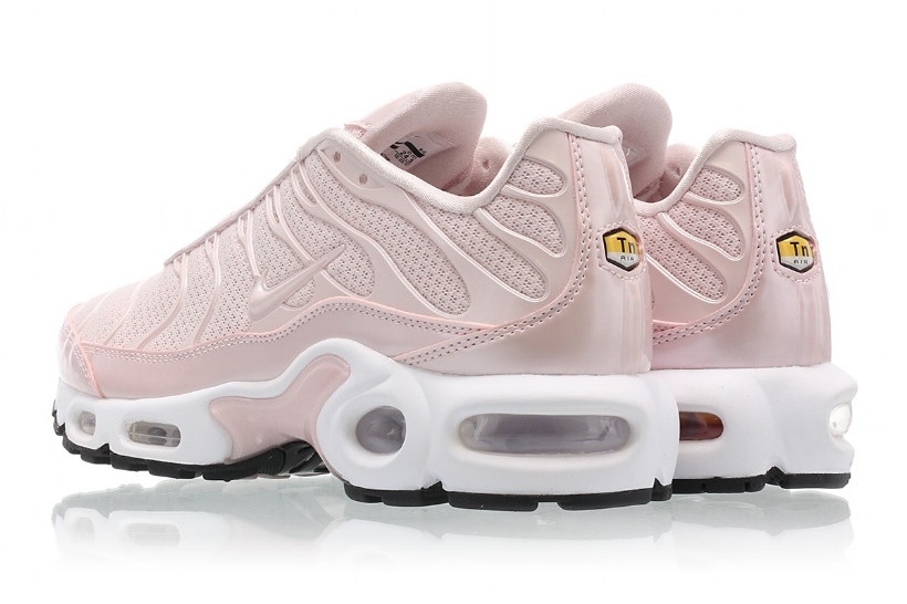 The WMNS Nike Air Max Plus Premium Gets The 'Barely Rose' Treatment — CNK  Daily (ChicksNKicks)