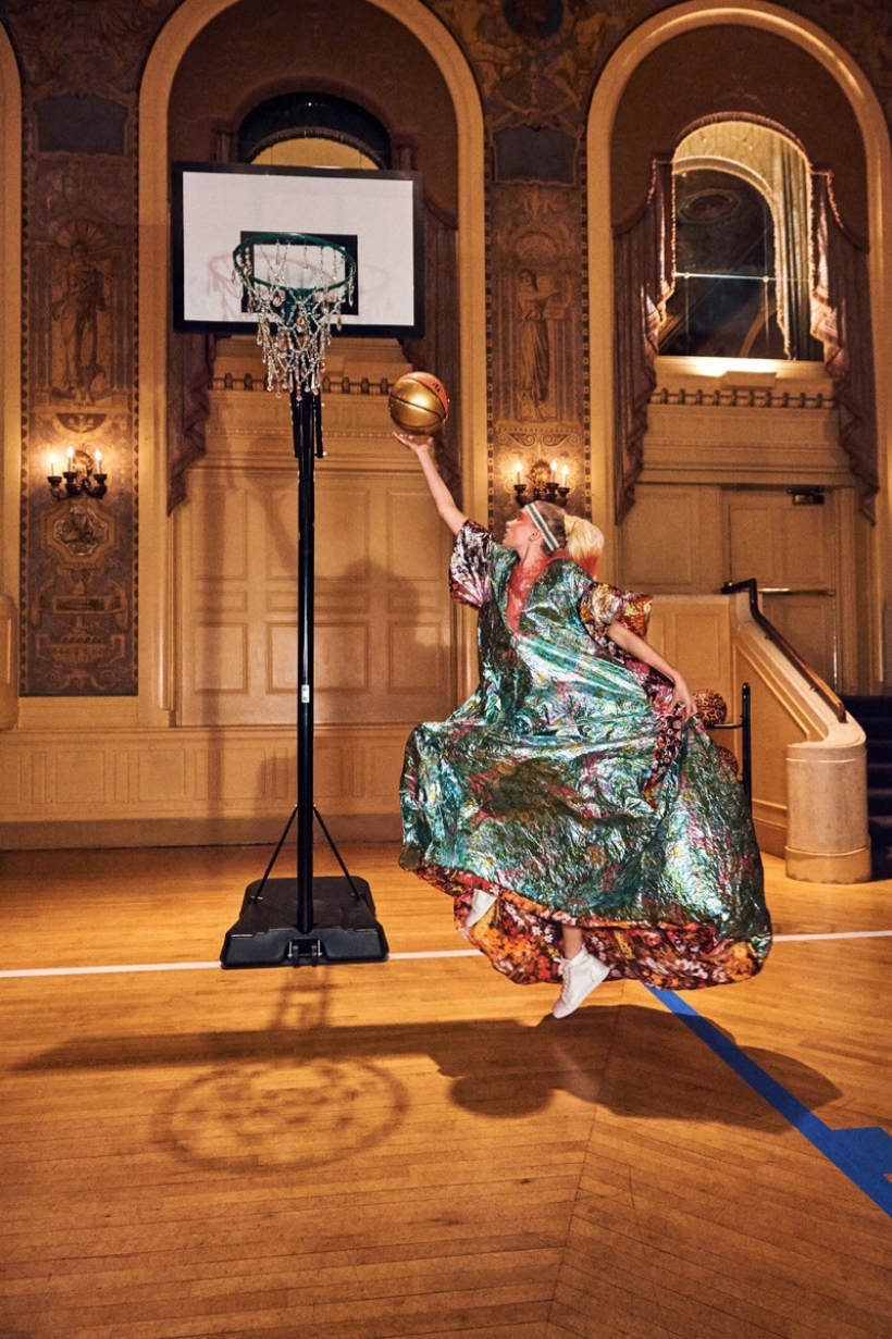 Elsa-Hosk-Basketball-Photoshoot04.jpg