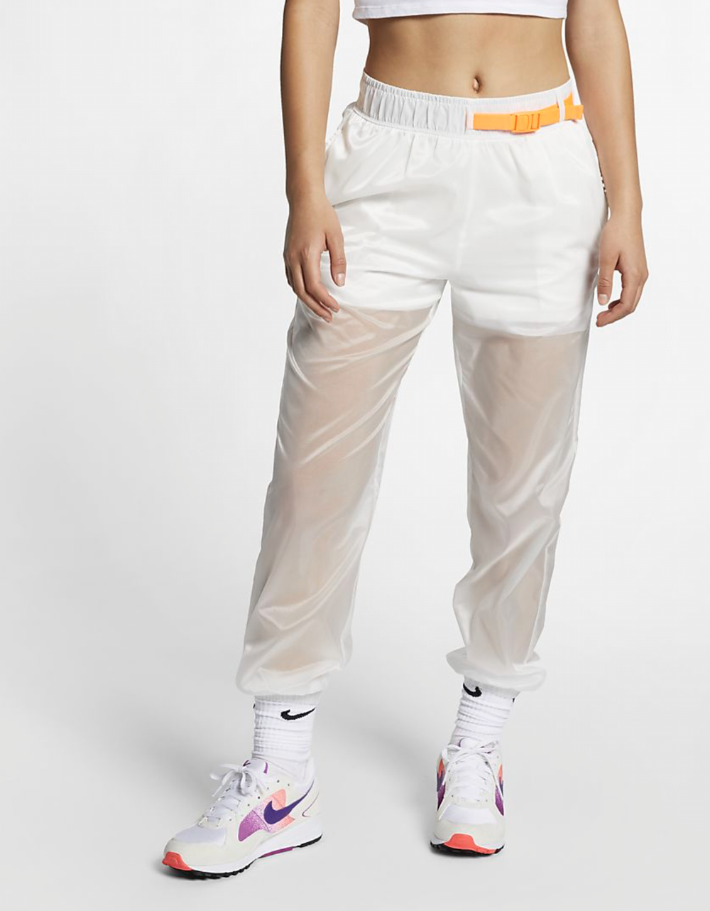 Белые спортивные брюки женские. Nike Sportswear Tech Pack. Nike Sportswear штаны женские. Брюки женские найк Спортсвеар. Nike Sportswear Tech Pack брюки женские.