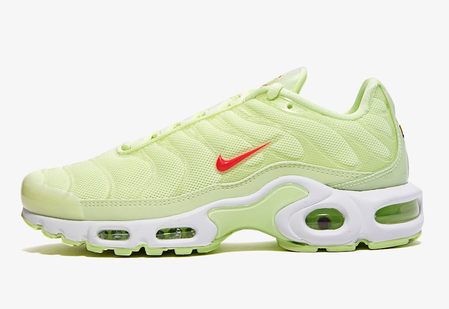 motor Stimulans suiker Barely Volt' Hits The Nike Air Max Plus TN SE — CNK Daily (ChicksNKicks)