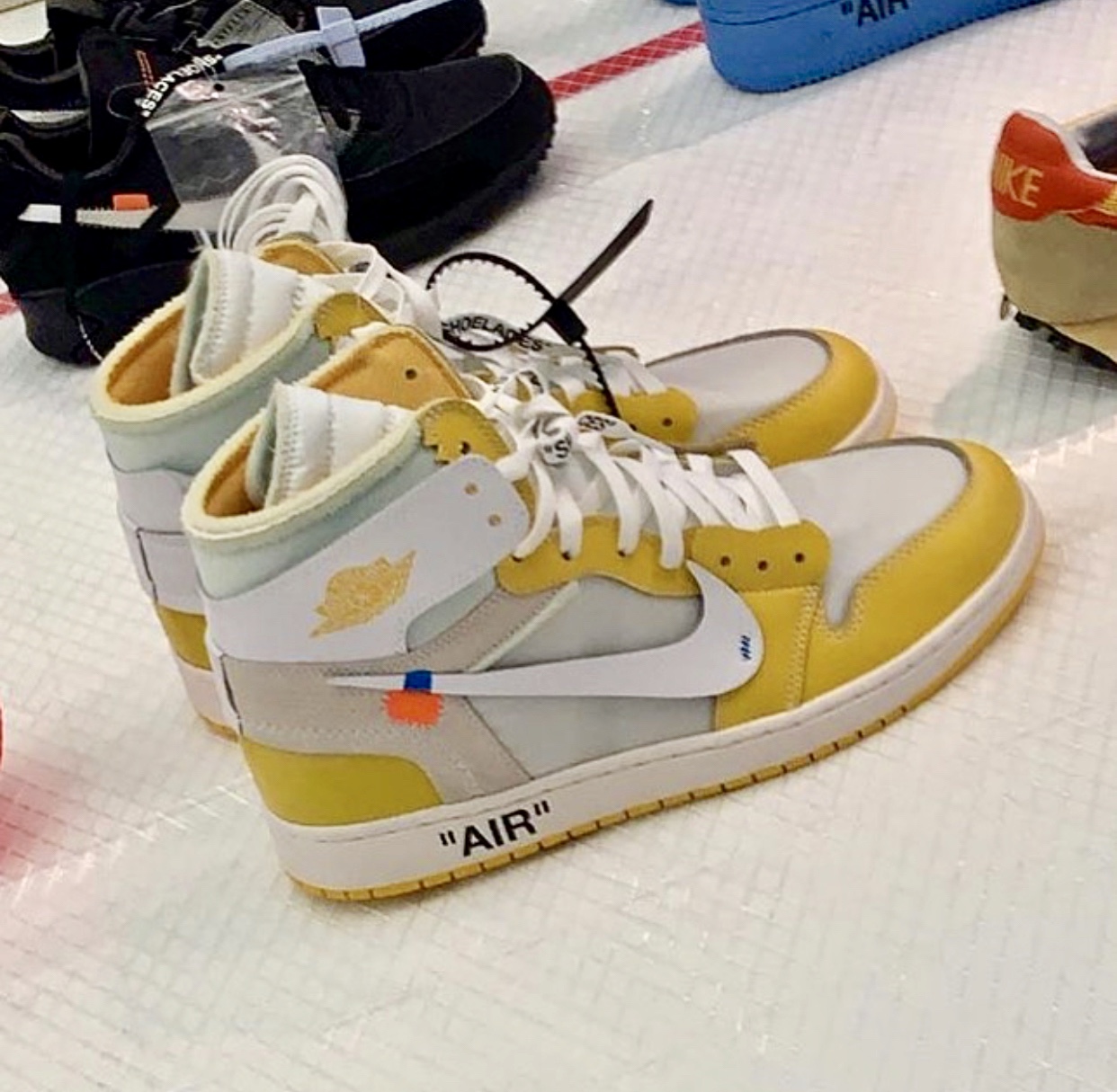 form Match fætter Wish List: Unreleased Off-White x Air Jordan 1 Featured in Virgil Abloh's  MCA Exhibition — CNK Daily (ChicksNKicks)