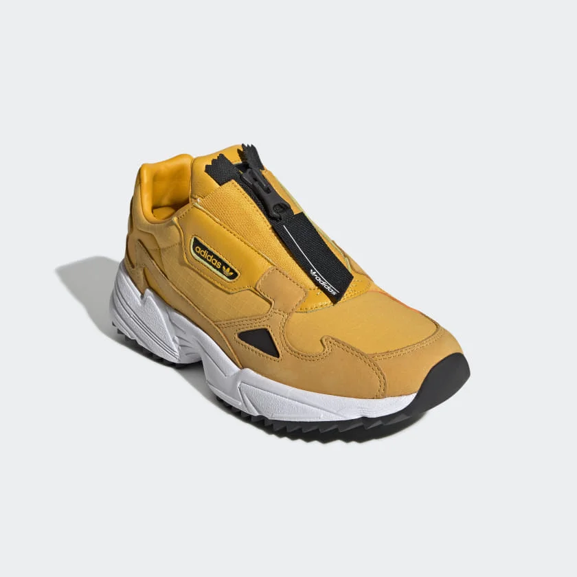 buzz adidas falcon