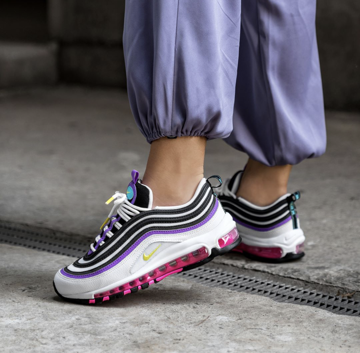 bright pink air max 97