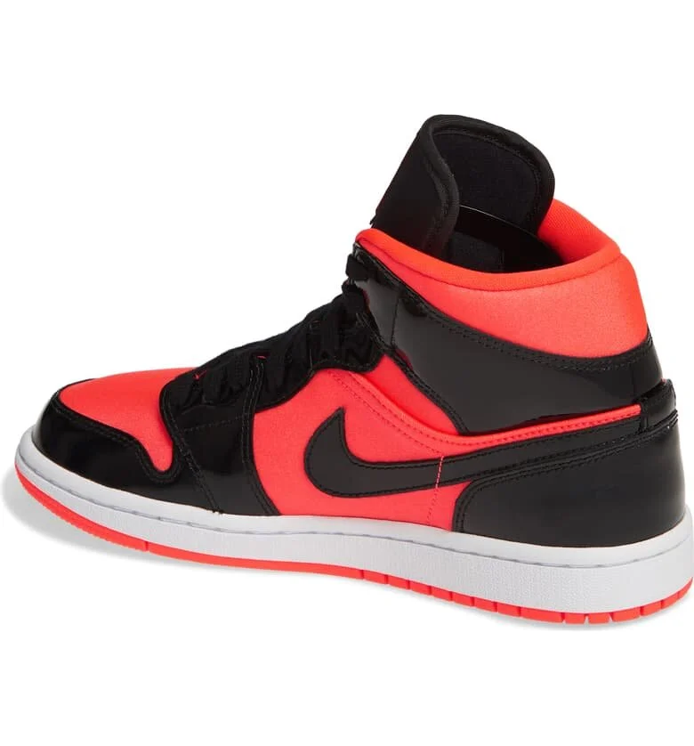 air jordan 1 sneaks up