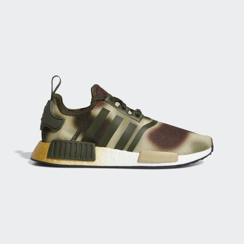 NMD_R1_Star_Wars_Shoes_Green_FW2280_01_standard.jpg