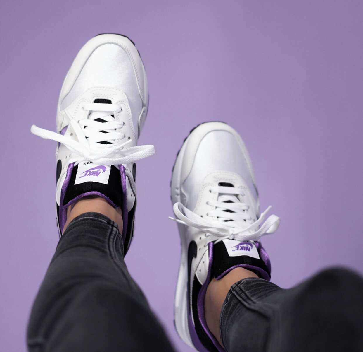 air max 1 dna purple on feet