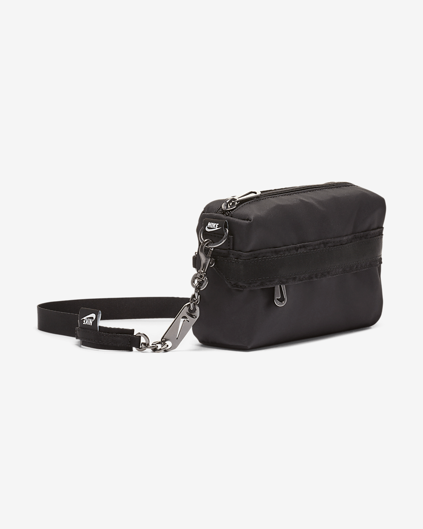 CNK-Nike-Sportswear-Futura-Luxe-Collection-crossbody-bag-black-details.png