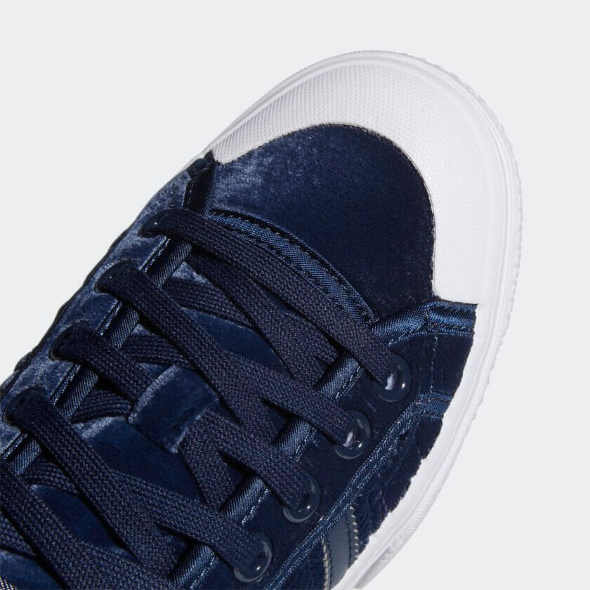 CNK-Adidas-Nizza-Platform-low-Shoes-navy-close-up-2.jpeg