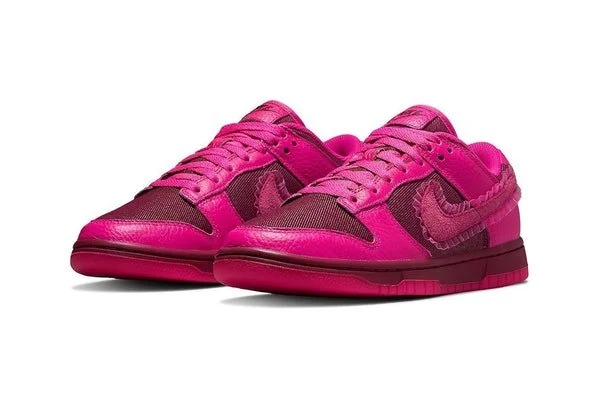 Nike Dunk Low "Valentine's Day" | First Look