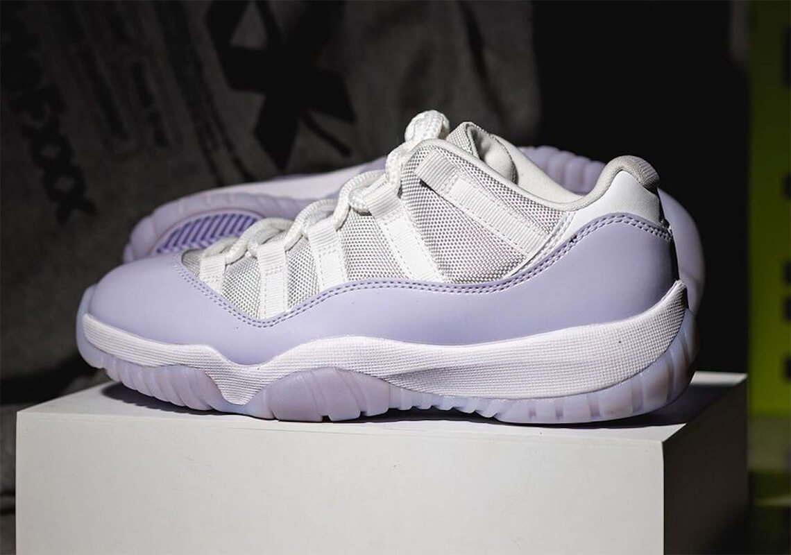 CNK-wmns-air-jordan-11-low-retro-pure-violet-side-2.jpeg