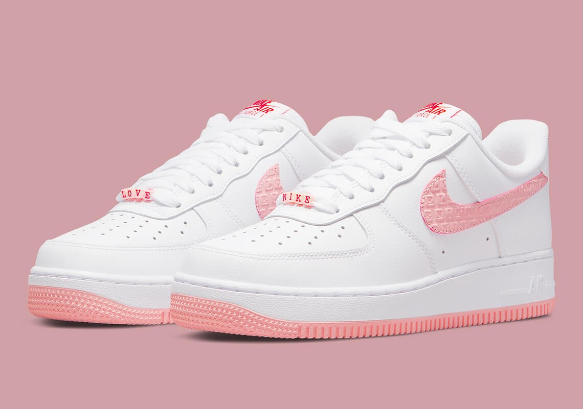 CNK-Nike-Air-Force-1-Valentines-Day-front.jpeg