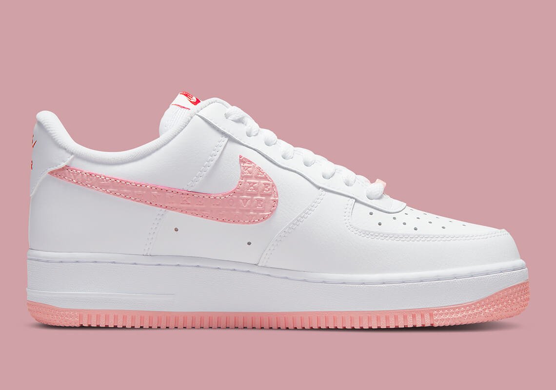 CNK-Nike-Air-Force-1-Valentines-Day-side-2.jpeg