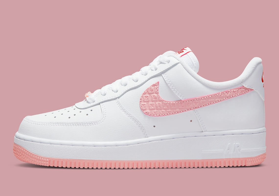 CNK-Nike-Air-Force-1-Valentines-Day-side.jpeg