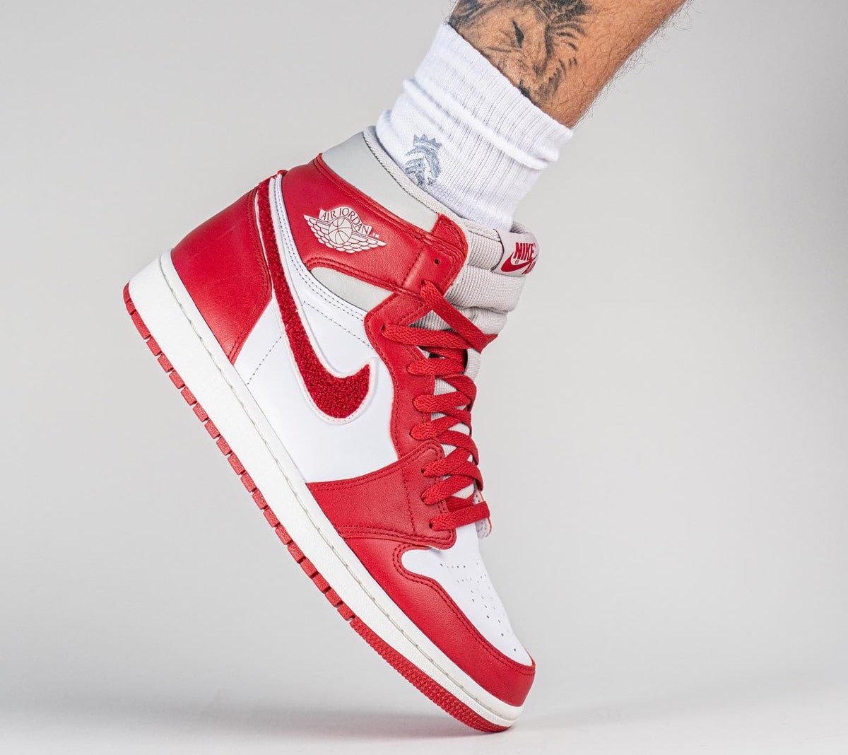 Air-Jordan-1-Chenille-Varsity-Red-DJ4891-061-Release-Date-On-Feet-4.jpeg