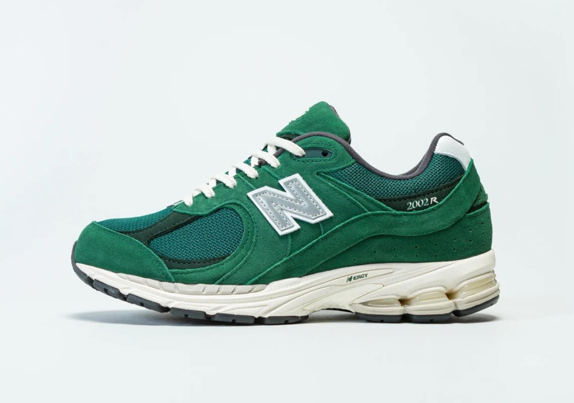 CNK-new-balance-2002r-forest-green.jpeg