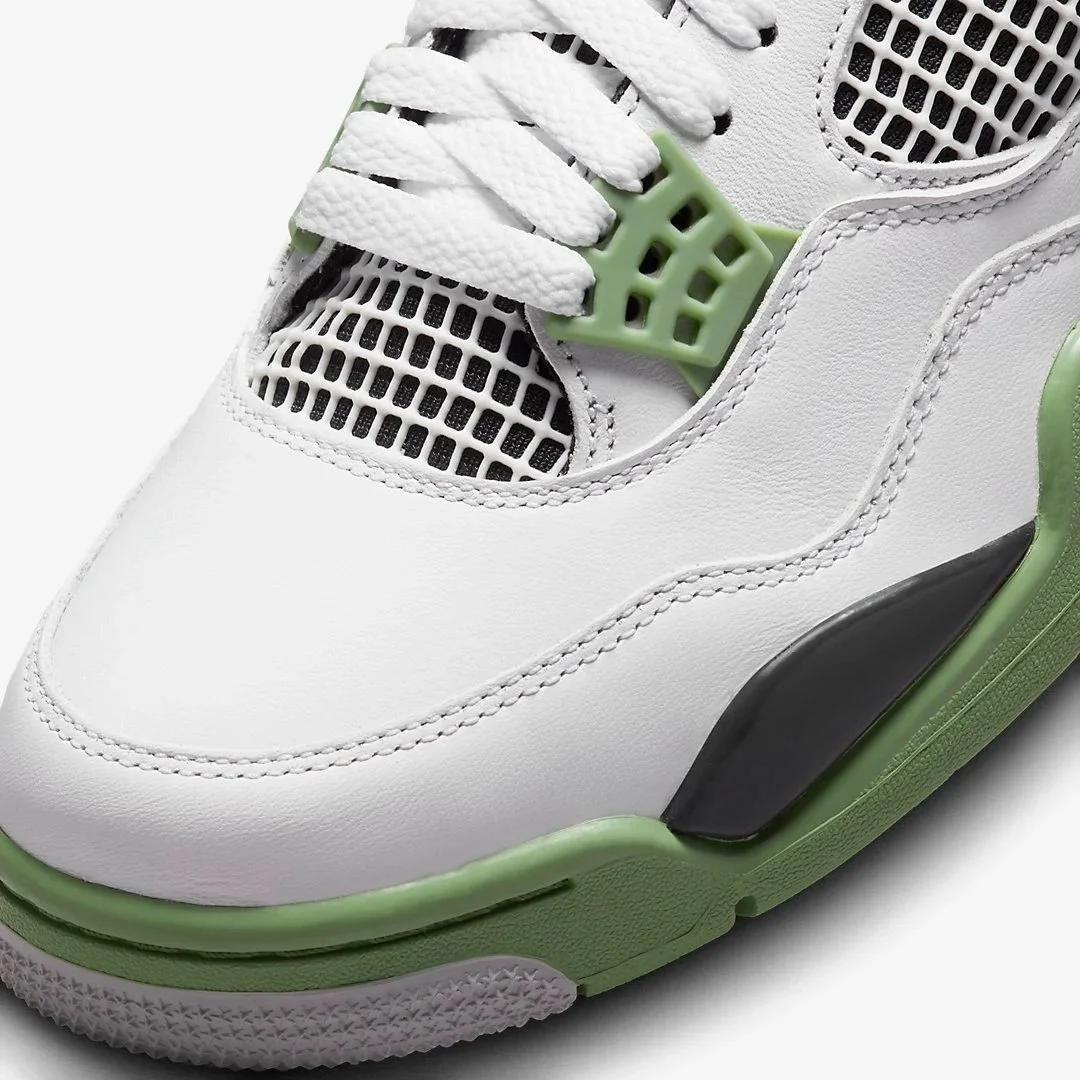 Air-Jordan-4-WMNS-Seafoam-AQ9129-103-08.jpg