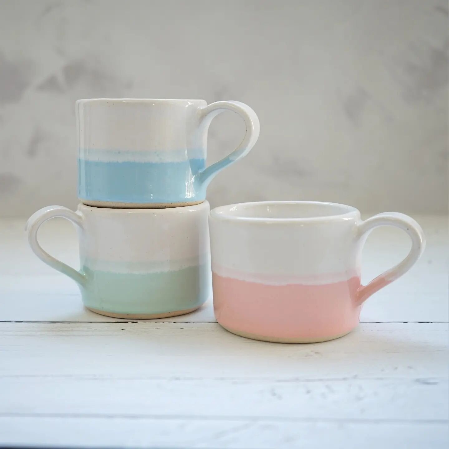 A batch of these pretty pastel mugs is now in the shop, with more to come next week hopefully... 😁
