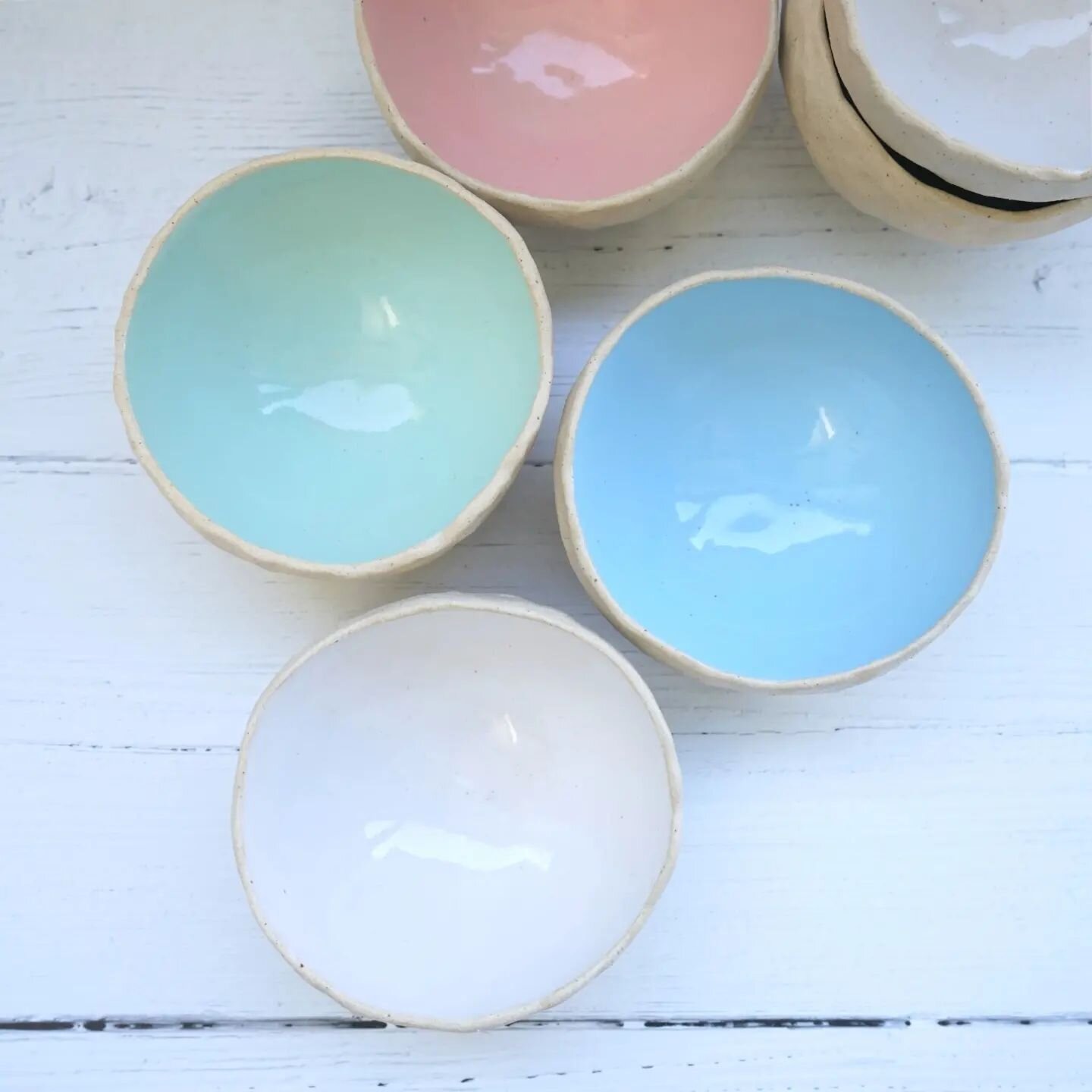 Pretty pastel bowls to cheer up a bleak and rainy day...