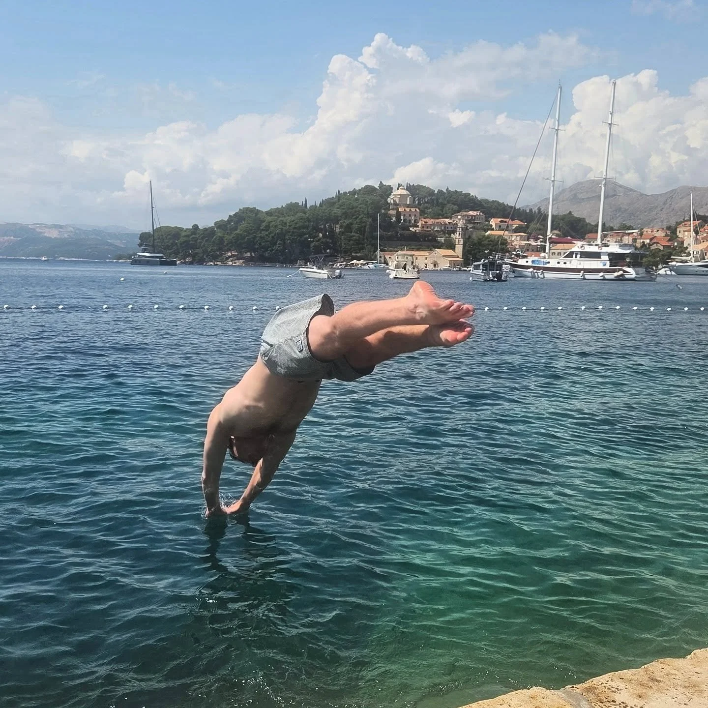 Making a splash in Cavtat! 🌊 This leap into the Adriatic is a perfect reminder that change, even a quick plunge, can be incredibly invigorating.
.
.
.
#CollinsFitness #Cavtat #Croatia #DiveIntoChange #FitnessGoals #SummerVibes #seaswimming #saltwate