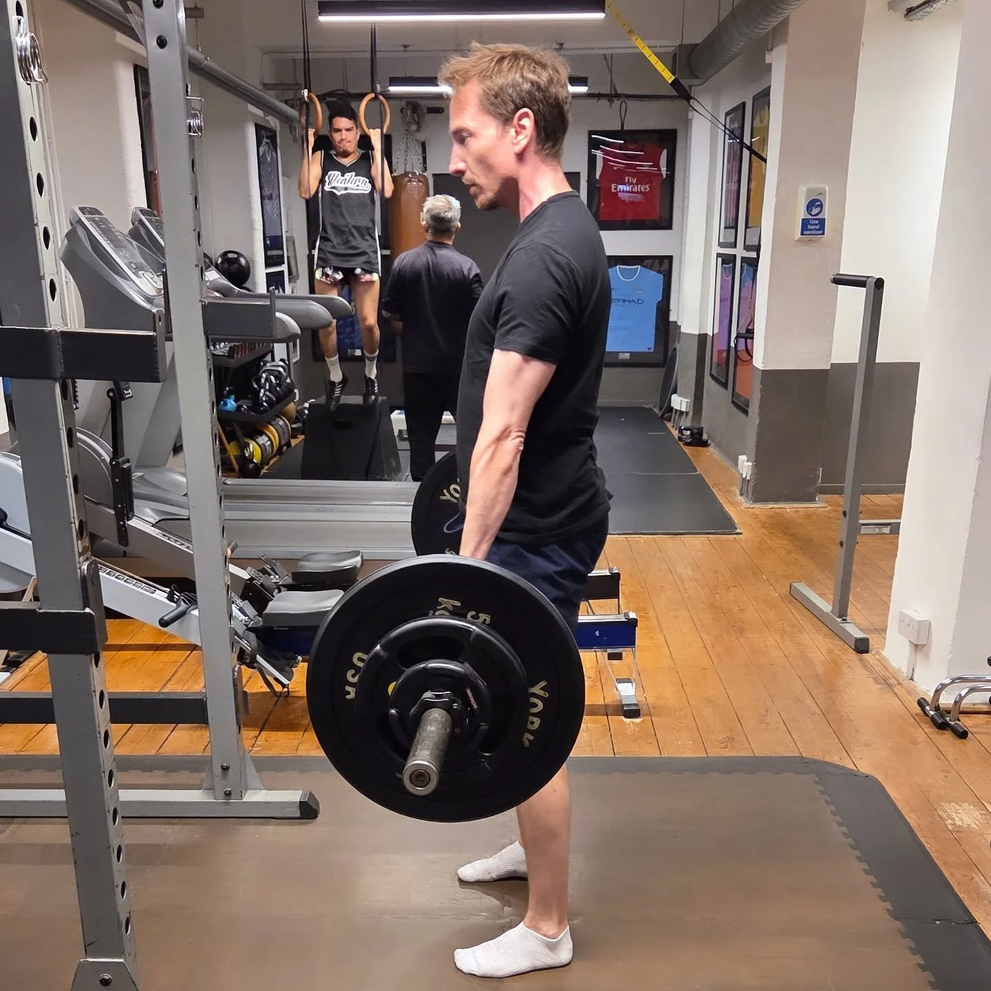 Hitting my first deadlifts 6 months out from hernia surgery! What a journey it's been. This period has really reinforced the power of patience, a solid plan, and a positive mindset. Still a long road to go, but I'm taking it step by step, confident i