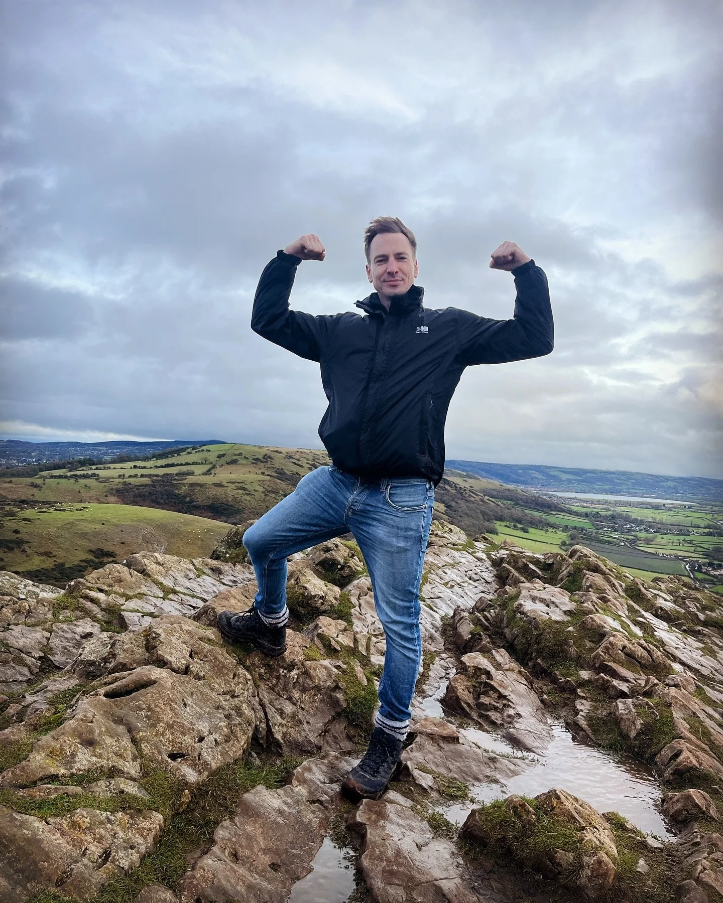 New year new hikes new shoes @merrelleu 

#somersetlife #hike #merrell #hiking #hikeengland #somersetcounty #ukoutdoorfitness #uk #outdoorlife #crosscountry #hikes #greatoutdoors