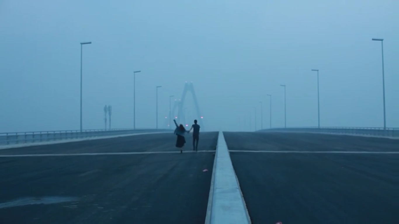 The best image of the bridge I could get from the trailer.