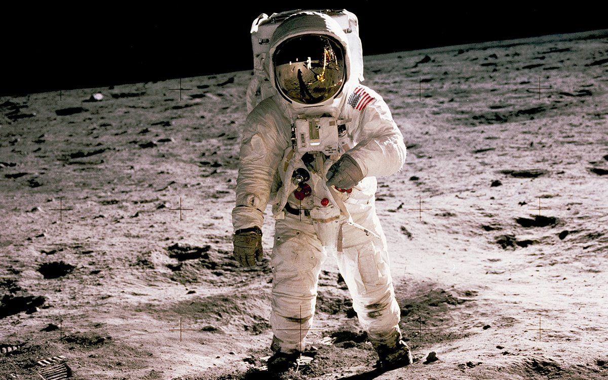 NASA’S NEW PHOTO ARCHIVE IS A BLACK HOLE OF LOST PRODUCTIVITY