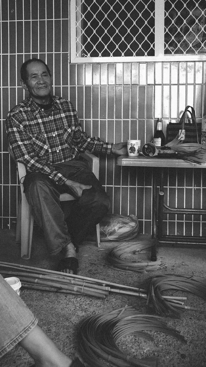 阿公很帥氣,也很認真。