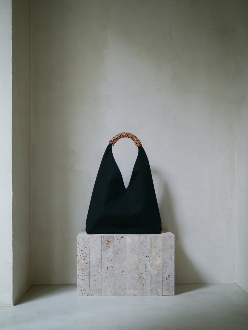 Woven Triangle Bag 58 — Kamaro
