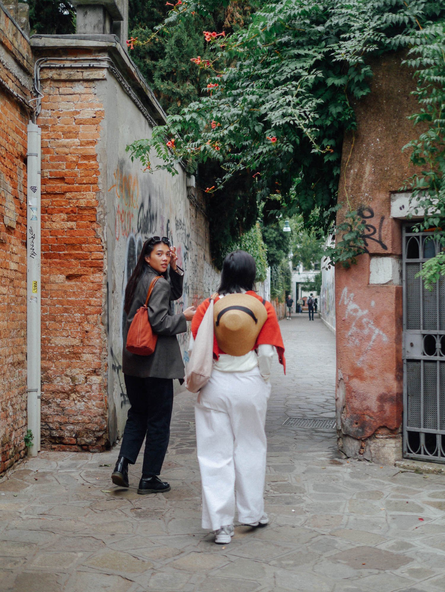 Natural-Dyed Woven Drawstring Bucket Bag