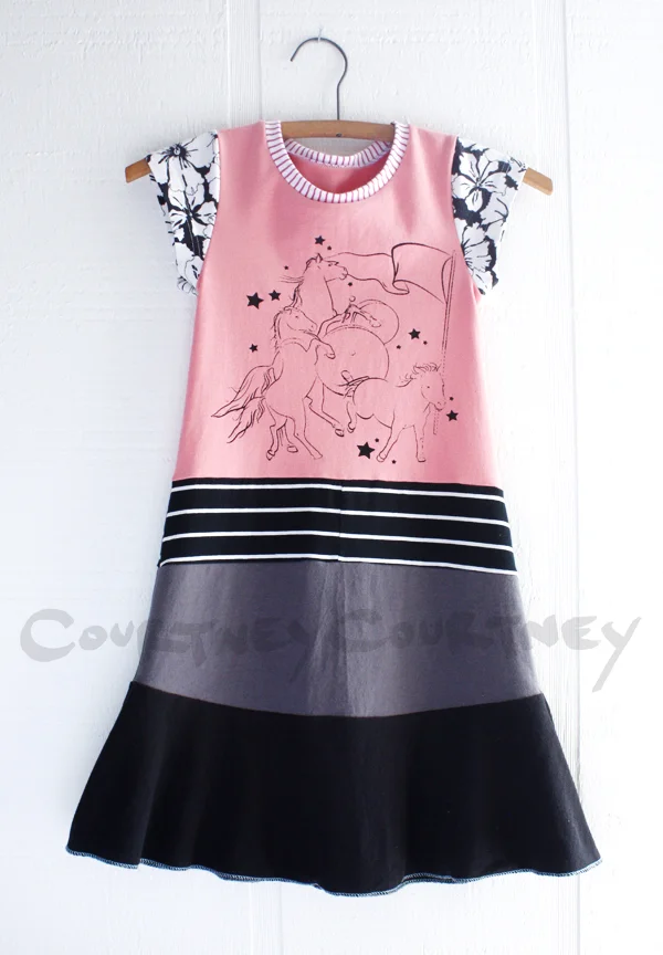 ⅞ DW:horse:bw:peach.jpg