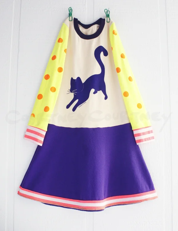 8:10 neon:dots:yellow:cuff:cat.jpg