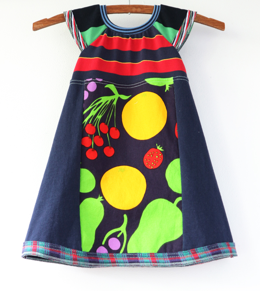 2T navy:marimekko:fruit:flutter.jpg