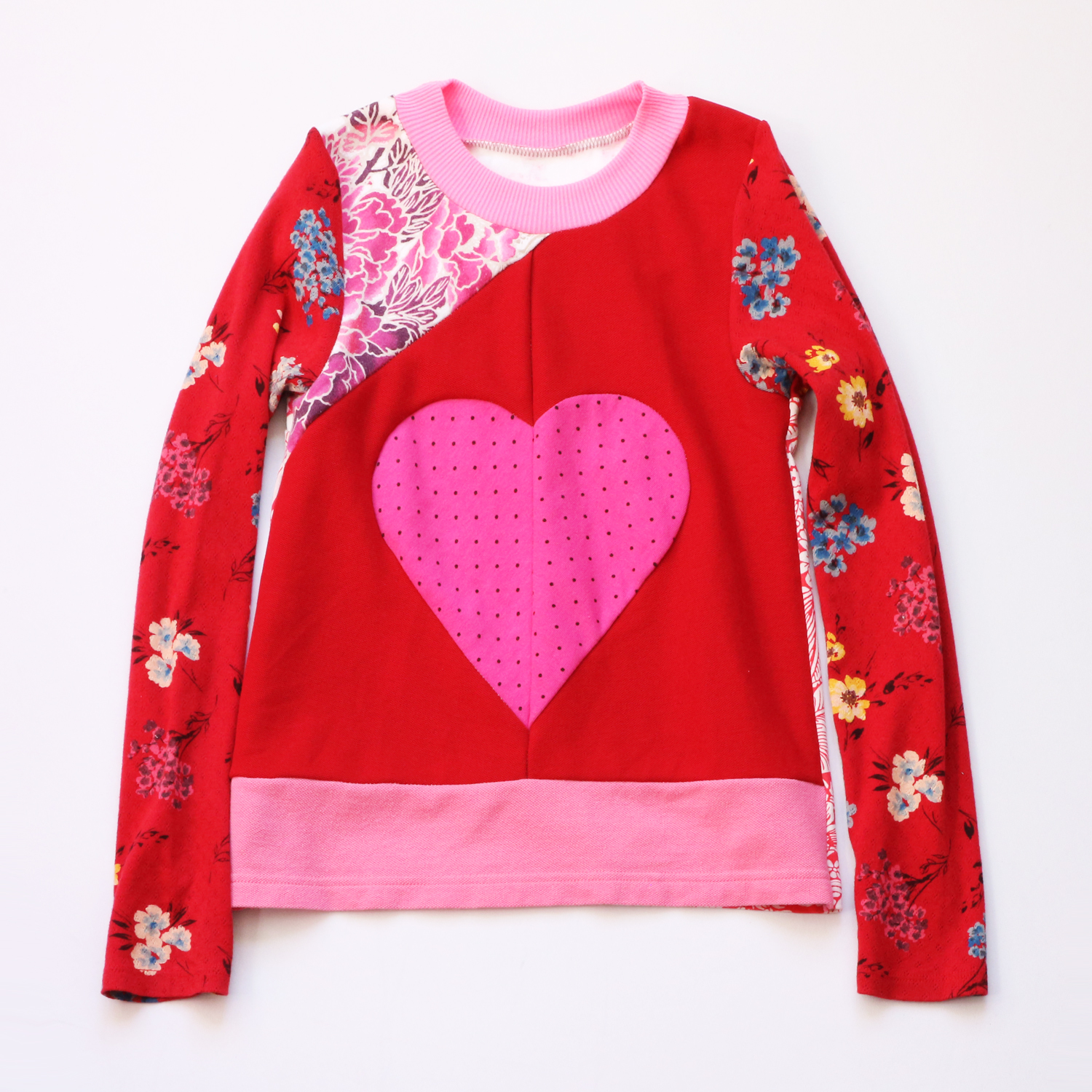 flat 8:10 floral:red:patchwork:heart:ls:top .jpg