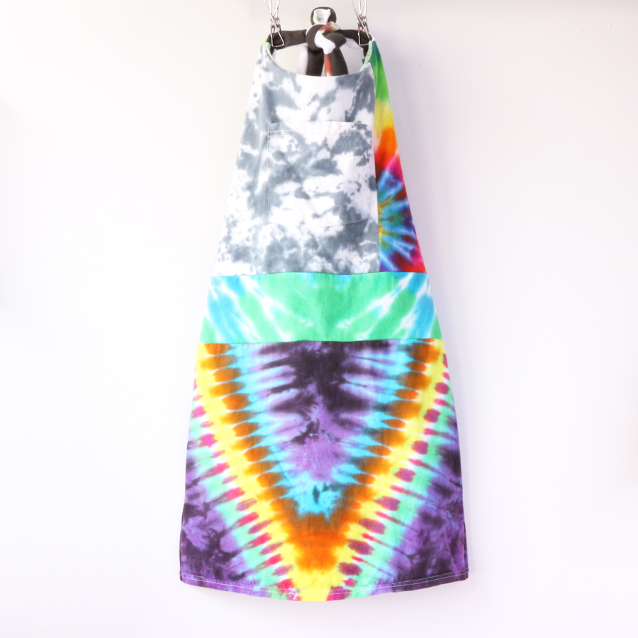 8:10 pocket:tiedye:halter.jpg