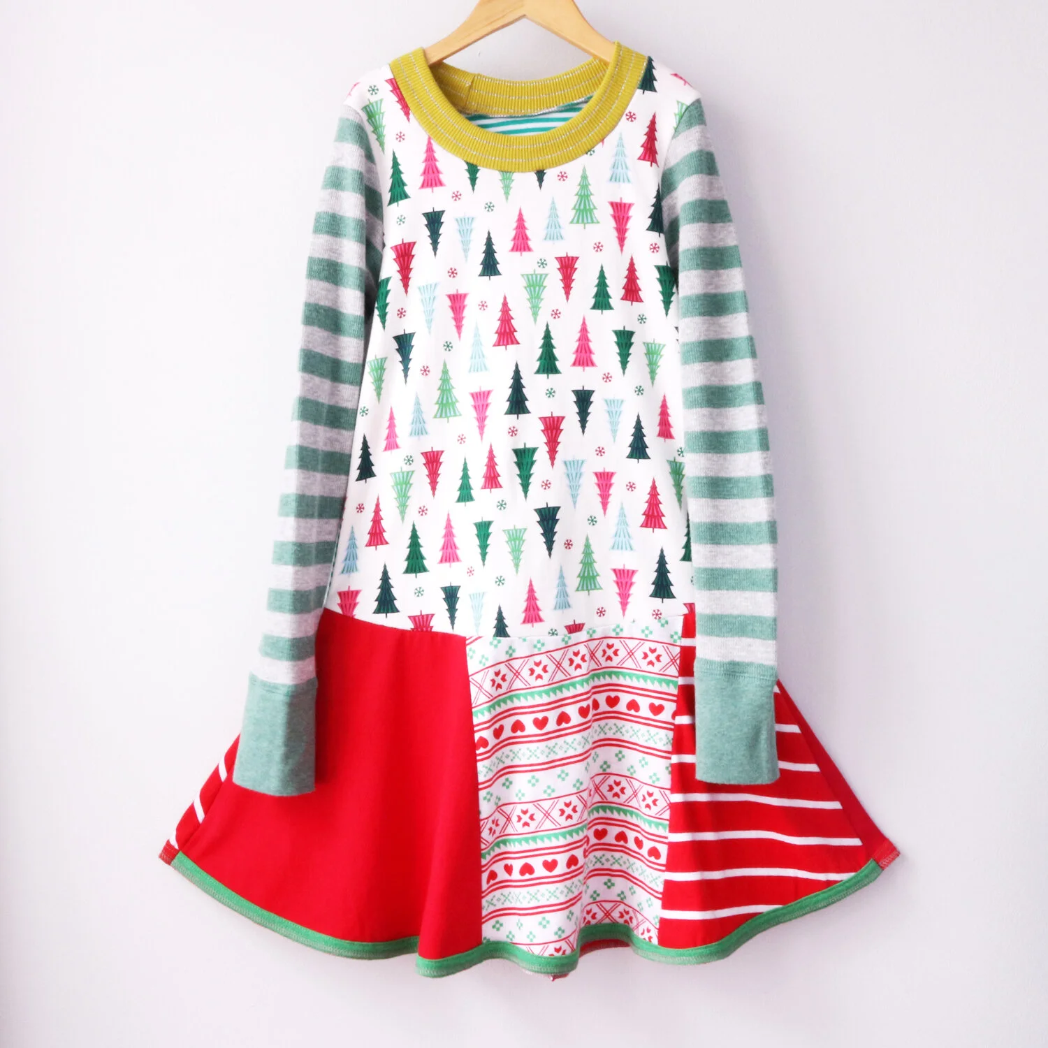 8:10 holiday:trees:twirl:ls:green:stripes.jpg