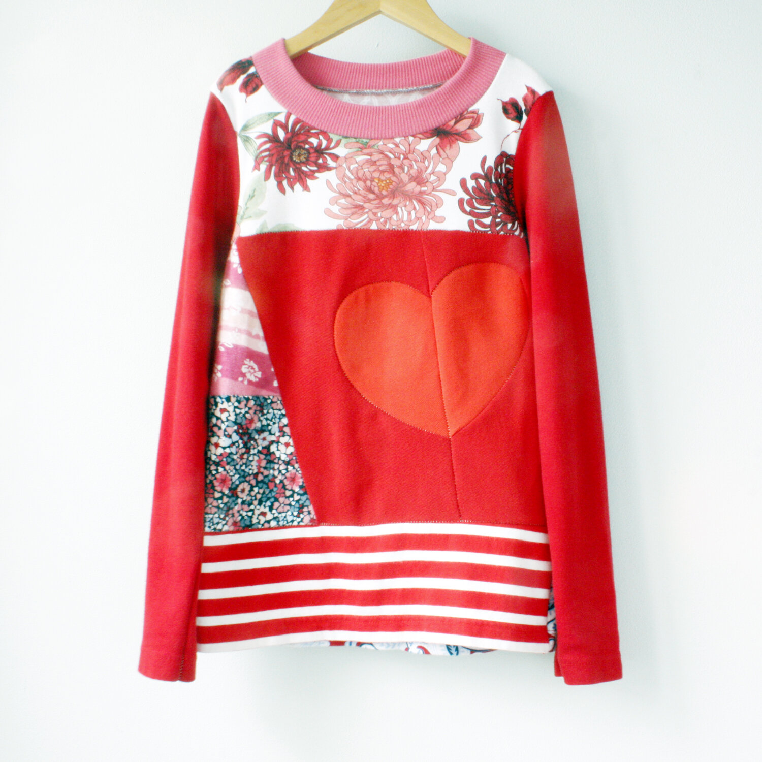 wall 8:10 red:heart:patchwork:ls:top.jpg