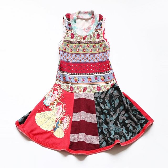 Tell me this is on Disney+ ! 📚🥀🍽