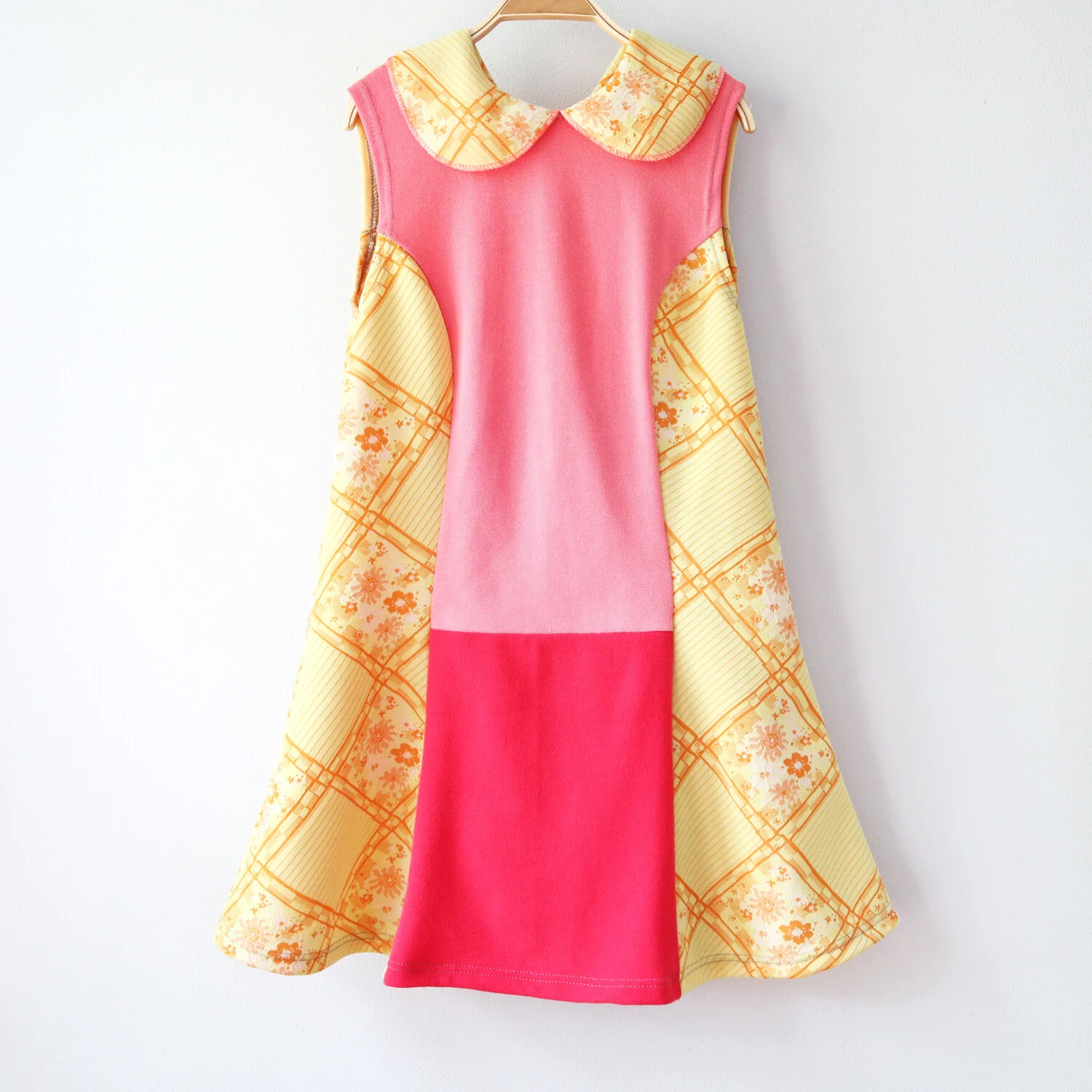 7 gold:pink:vintage:collar:bell:swing.jpg