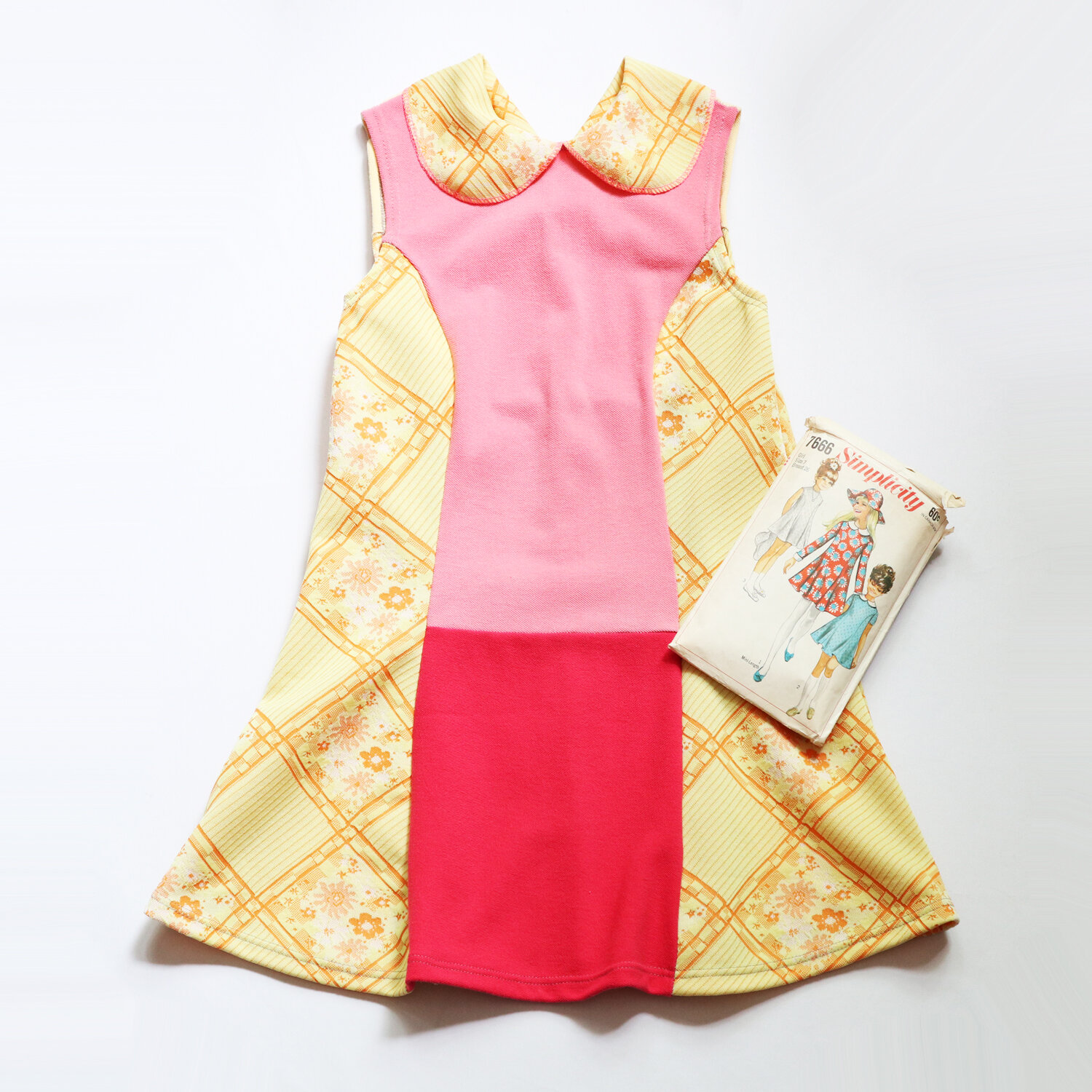 pattern 7 gold:pink:vintage:collar:bell:swing.jpg