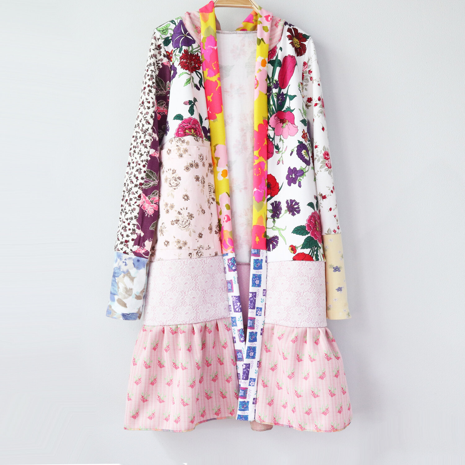 10:12 superfloral:pink:pocket:hooded:robe:cardigan.jpg
