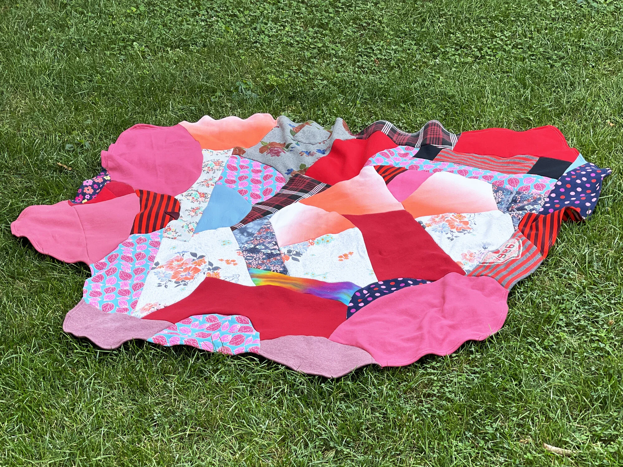 IMG_5830 mega reds freestyle mix sweatshirt blanket throw.jpg