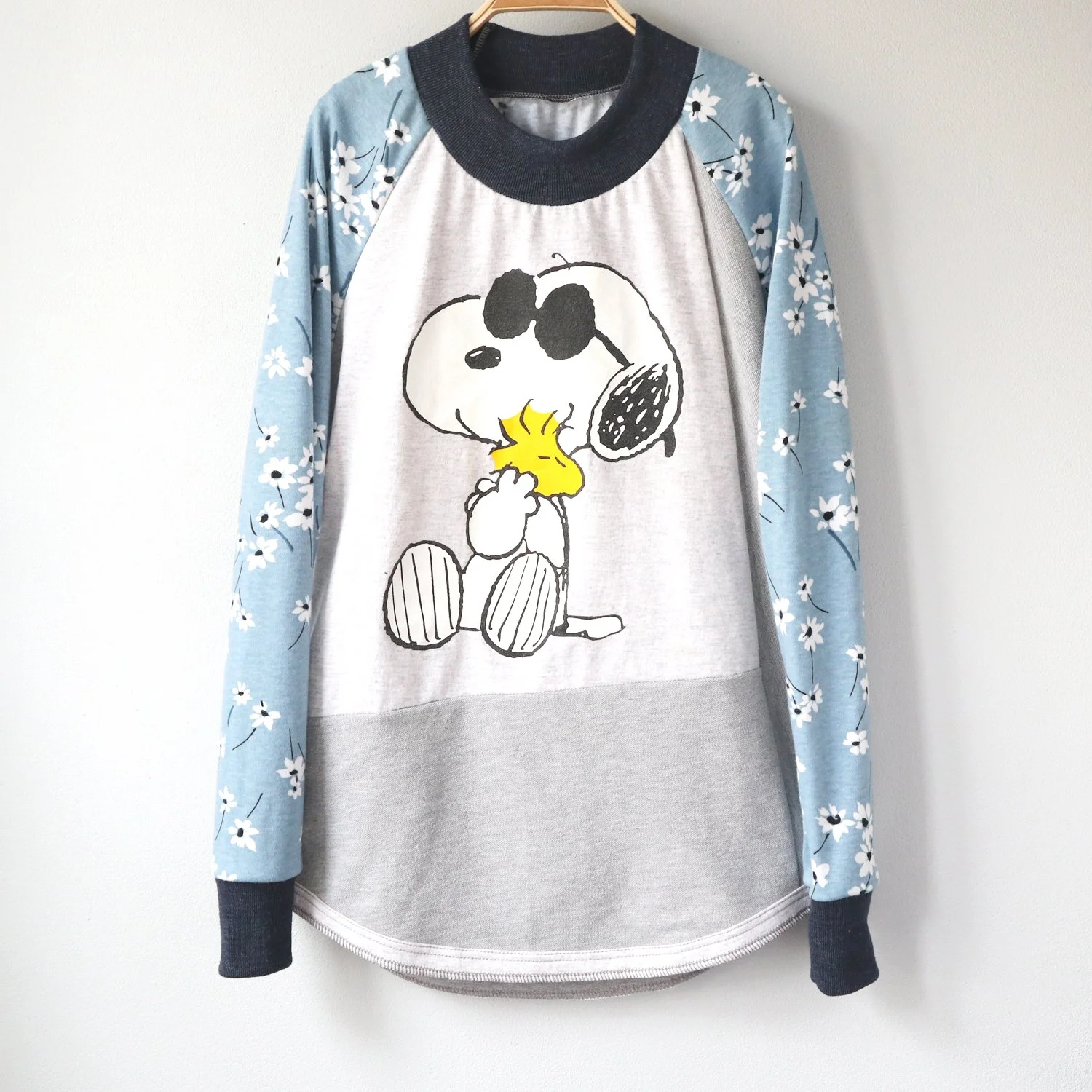 14:16 gray:floral:snoopy:woodstock:hug:raglan.jpg