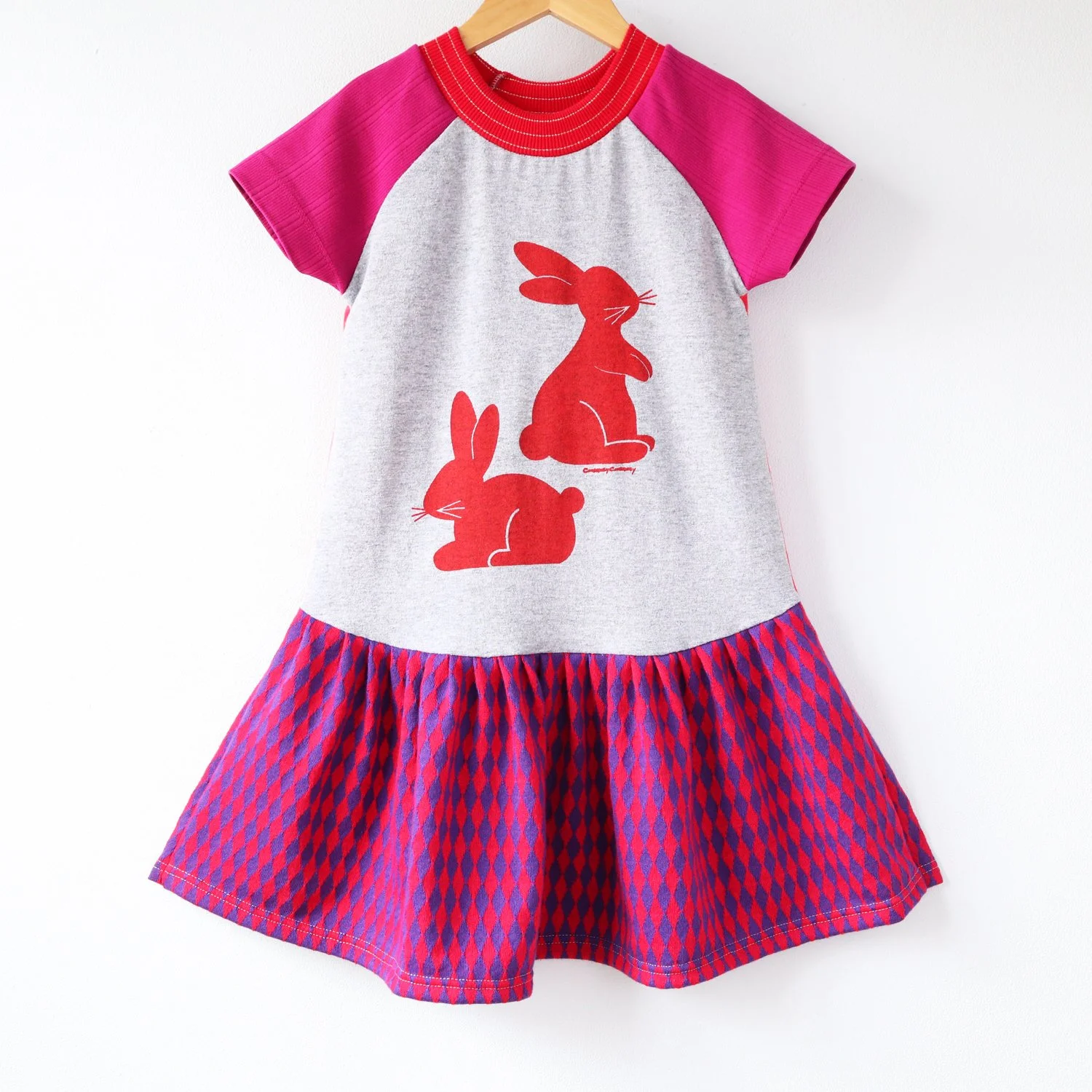 5T magenta:red:rabbits:diamonds:ss:dress.jpg