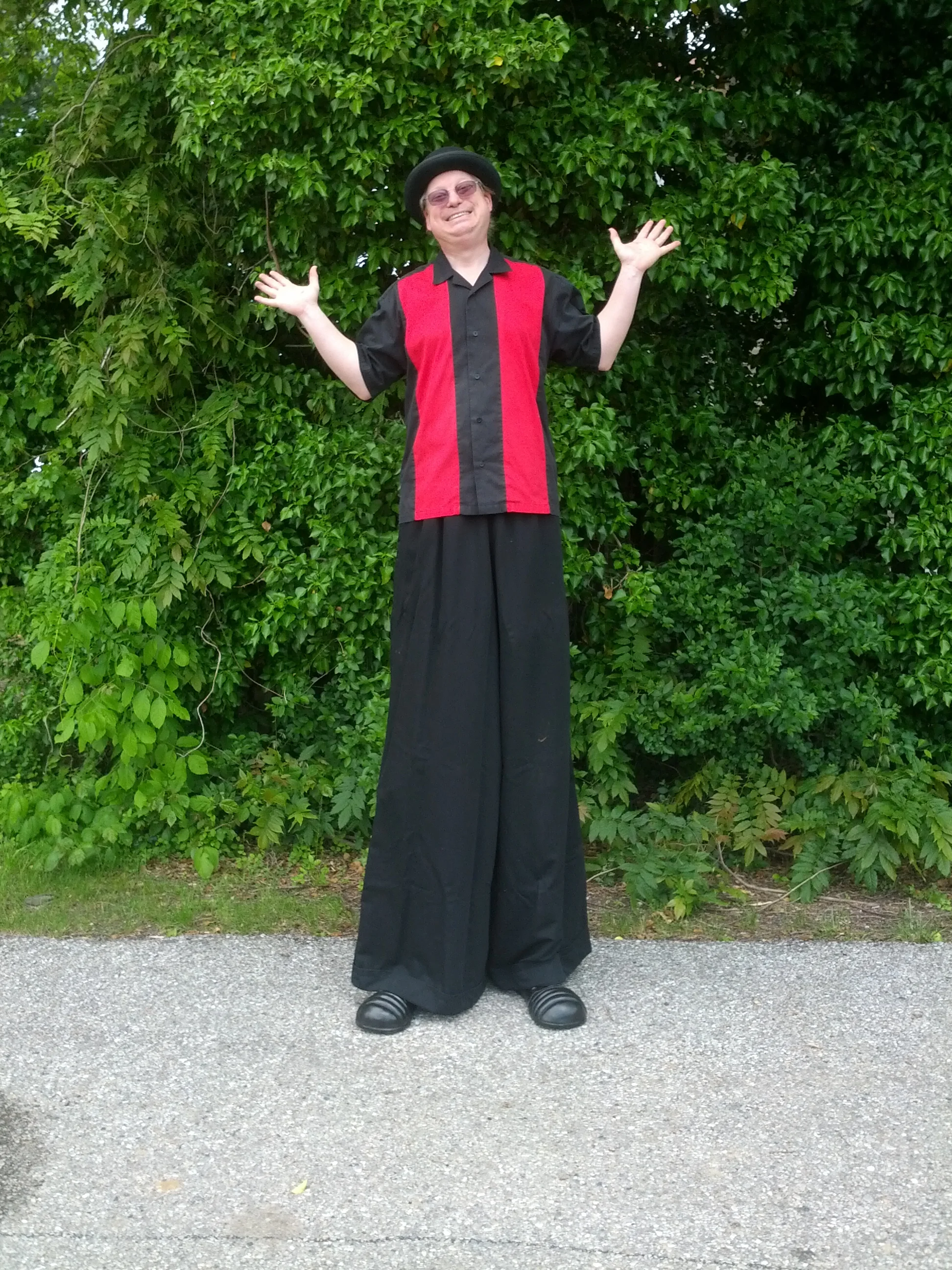 wes holly stilts black-red.jpg