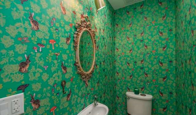 1/2 Bathroom