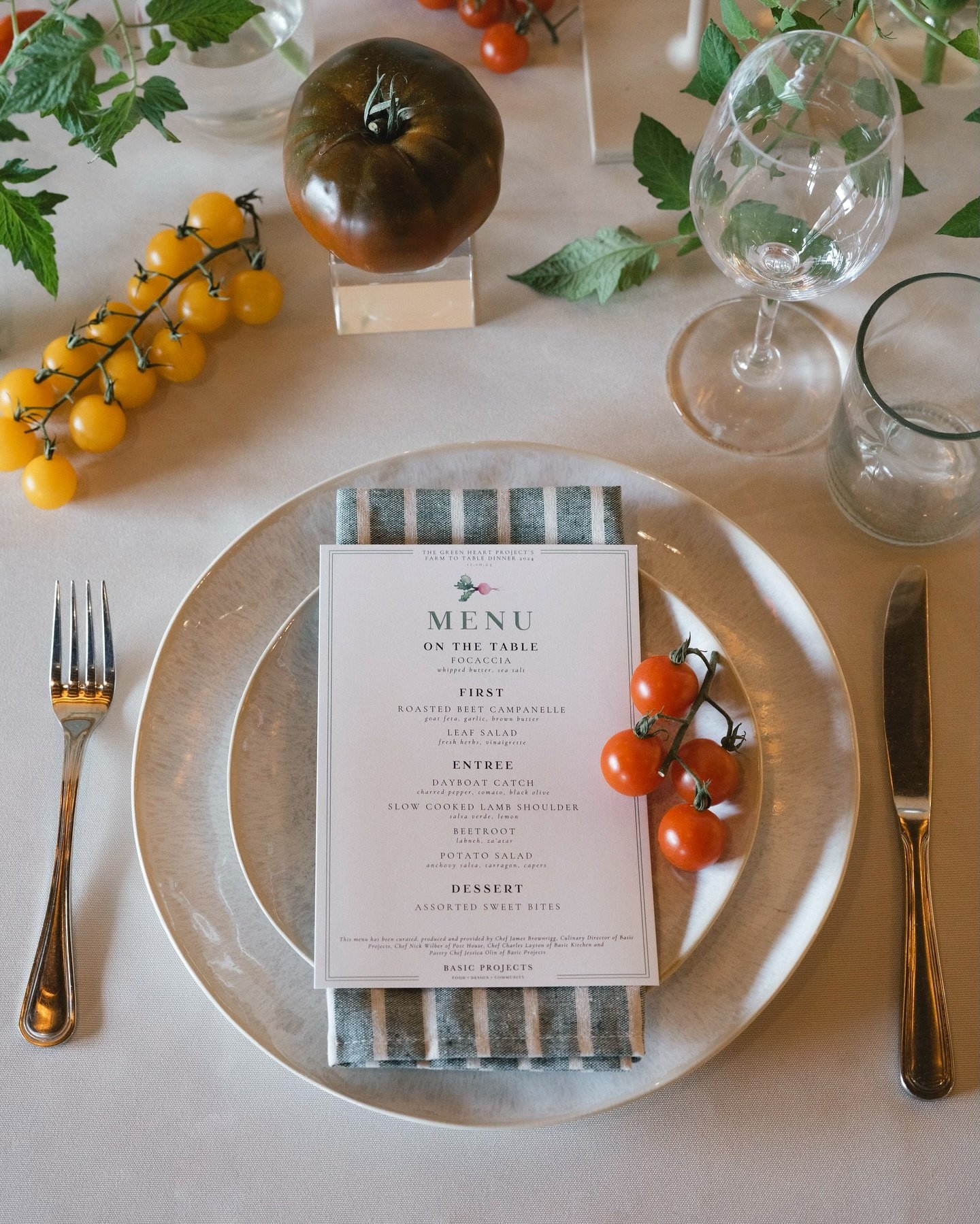 This past weekend was a beautiful annual Farm to Table dinner raising money for @greenheartchs 💚 Well over $300,000 raised for such an inspiring cause 🌿

Cocktail hour in the Green Heart garden followed by a delicious dinner curated by @basic_kitch